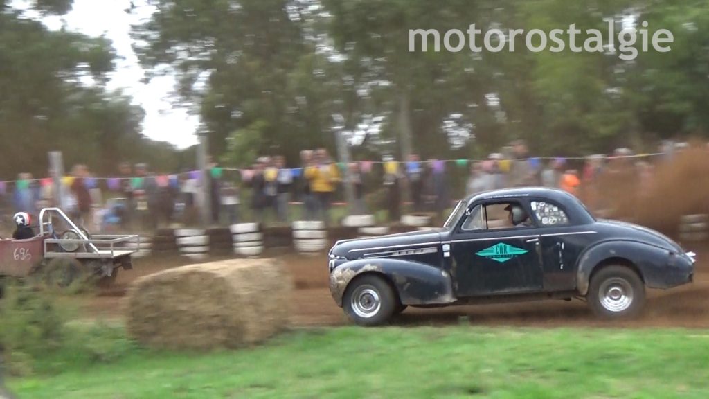 "Schmuggler-Pickup" vs Oldsmobile in Nutha 2025